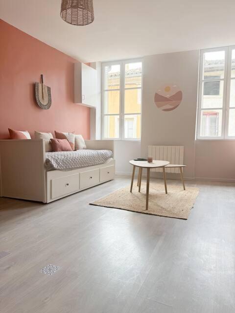 Food And Chill - Deux Appartements Hypercentre - 1 Theme Cinema - By Primo C0Nciergerie 图尔尼 外观 照片