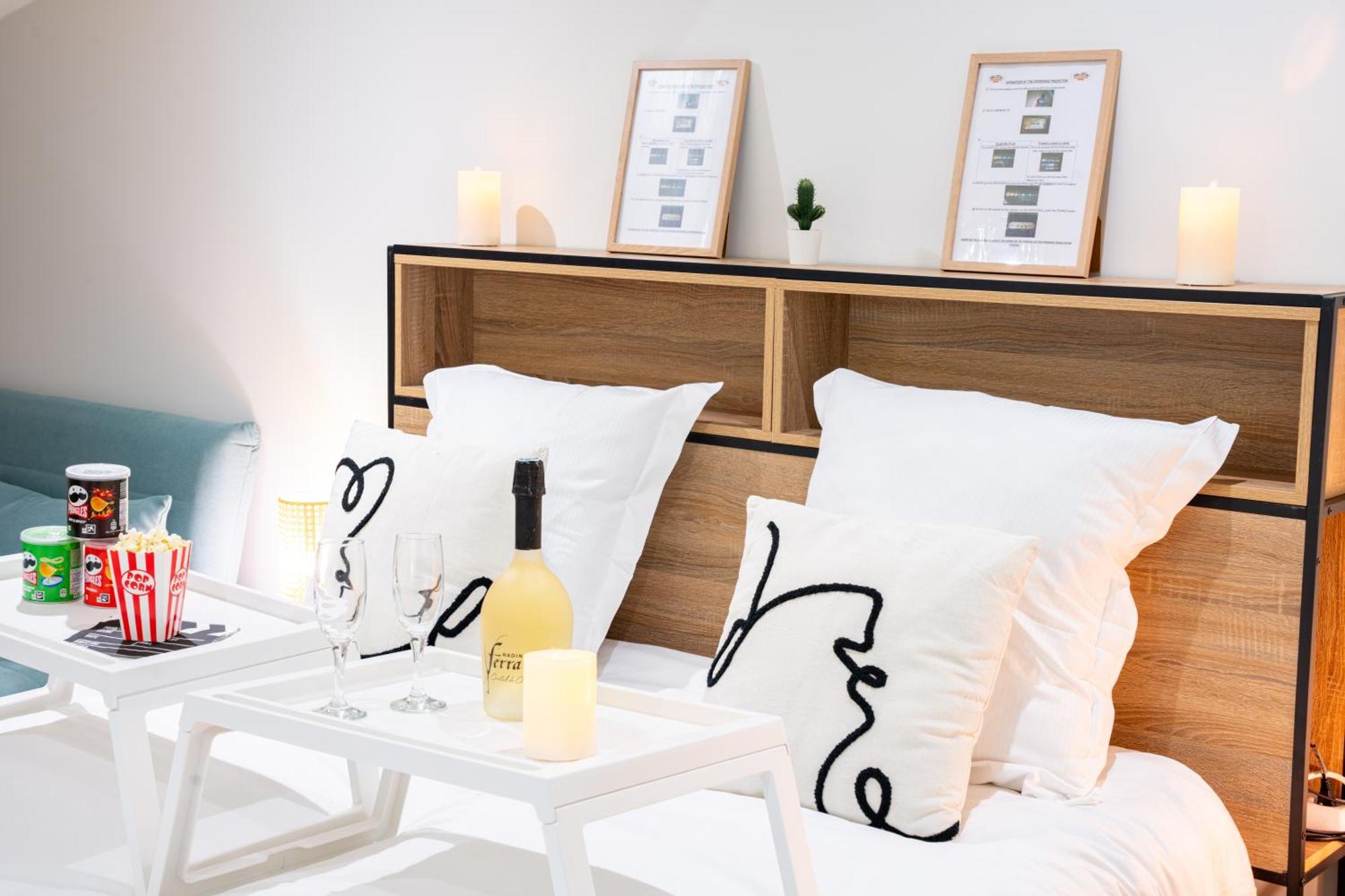 Food And Chill - Deux Appartements Hypercentre - 1 Theme Cinema - By Primo C0Nciergerie 图尔尼 外观 照片